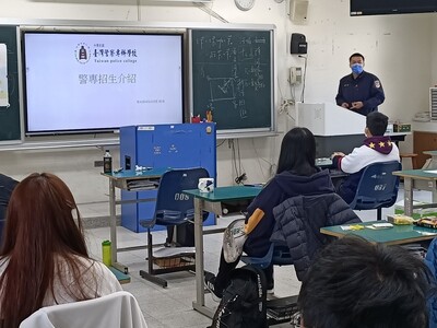111年3月11日陳鴻學長返校高三各班返校座談